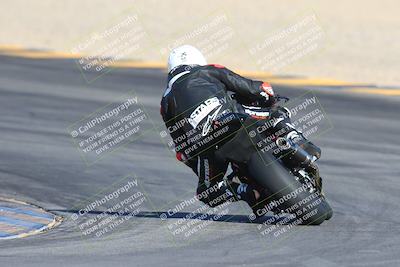 media/Dec-05-2024-Racers Edge (Thu) [[e102e0690b]]/3-B Group/Session 1 Turn 8 Backside/